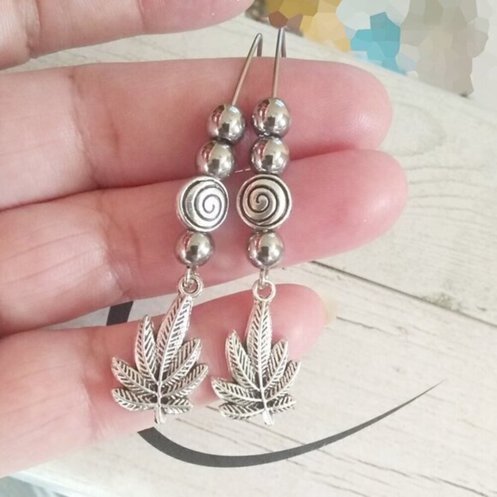 Mari Juana! Weed Leaf Leaves Dangle Beaded Earrings